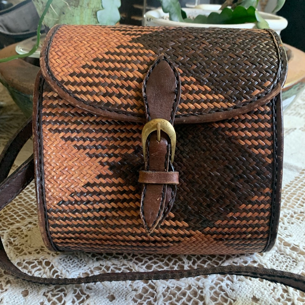 Vintage Straw Crossbody purse - Picture 2 of 5